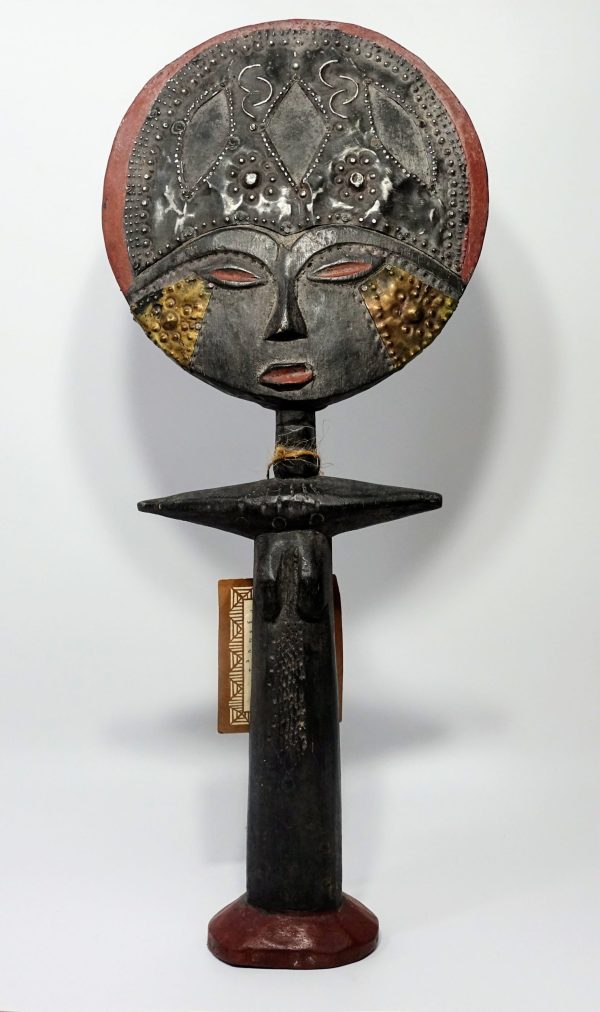 Figura madera Ashanti Akuaba de Ghana.