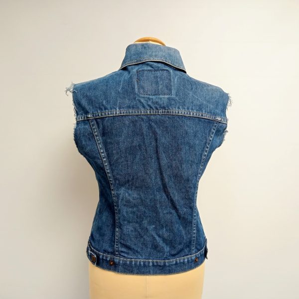 Chaleco de mujer marca Levis Strauss & CO